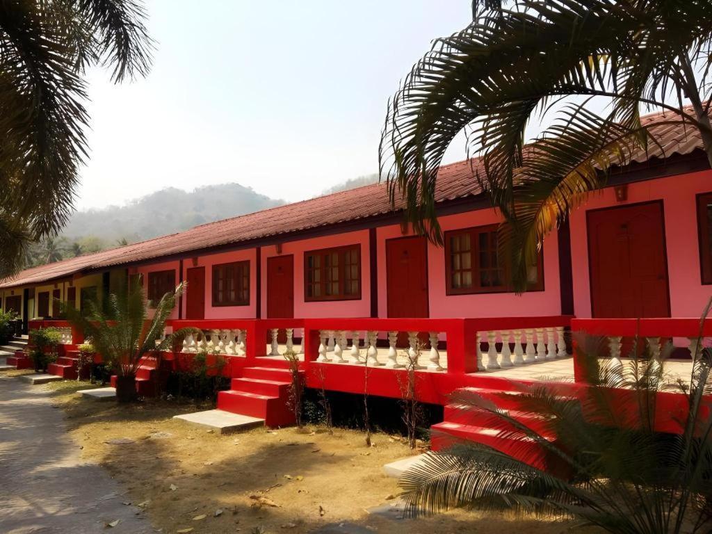 Umphangburiresort Exterior photo