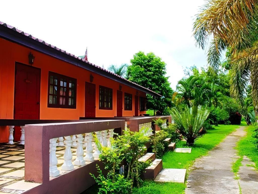 Umphangburiresort Exterior photo
