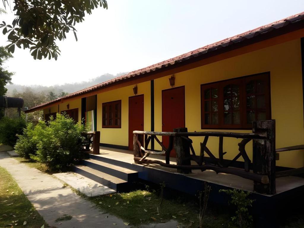 Umphangburiresort Exterior photo