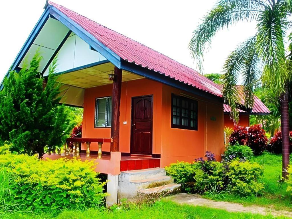 Umphangburiresort Exterior photo